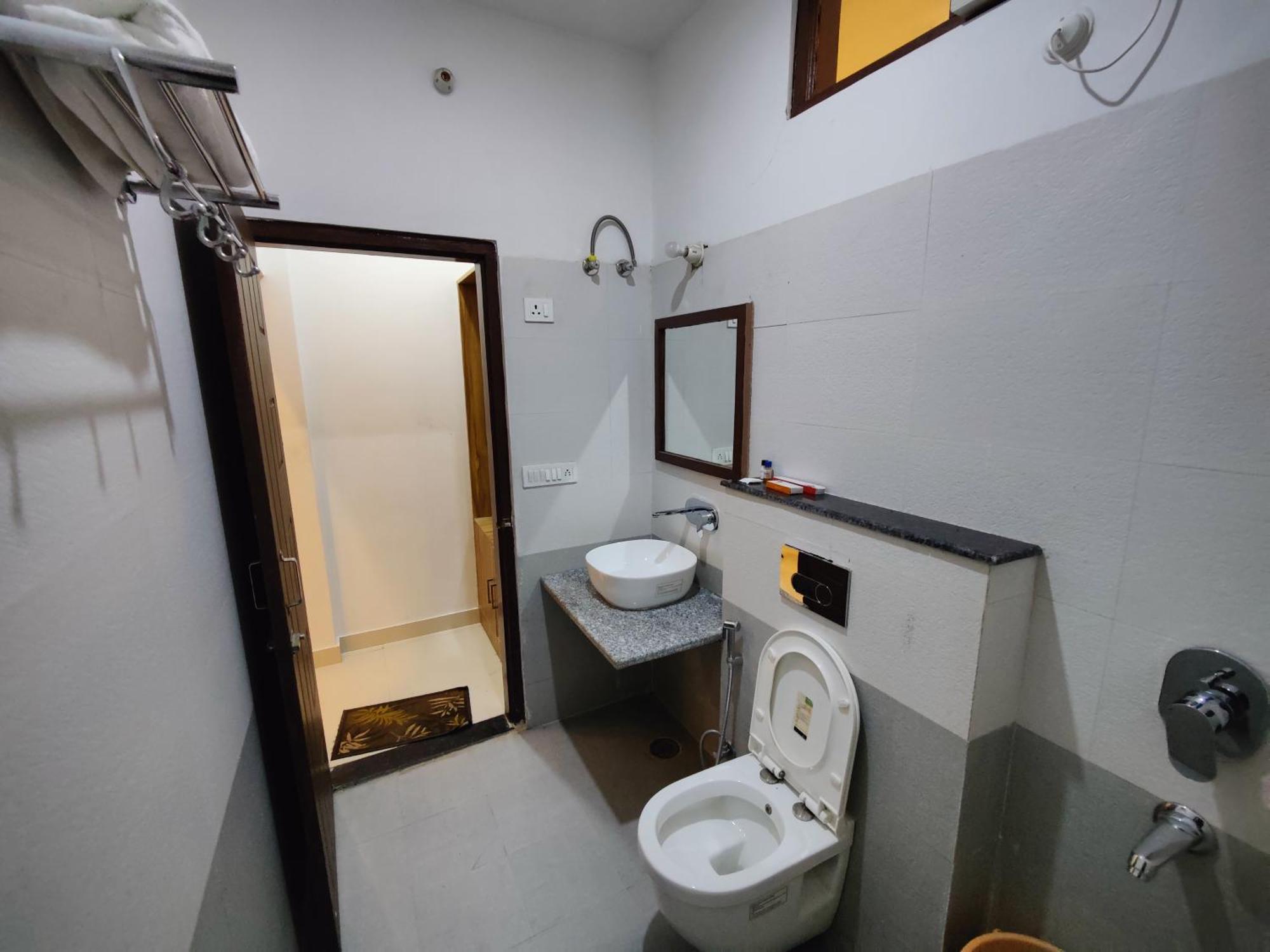 Alaknanda Motel & Restaurant Rudraprayag Luaran gambar
